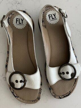 FLY London Tram Leather & Manmade Sandals Buckle Close White Tan Black Sz 41
